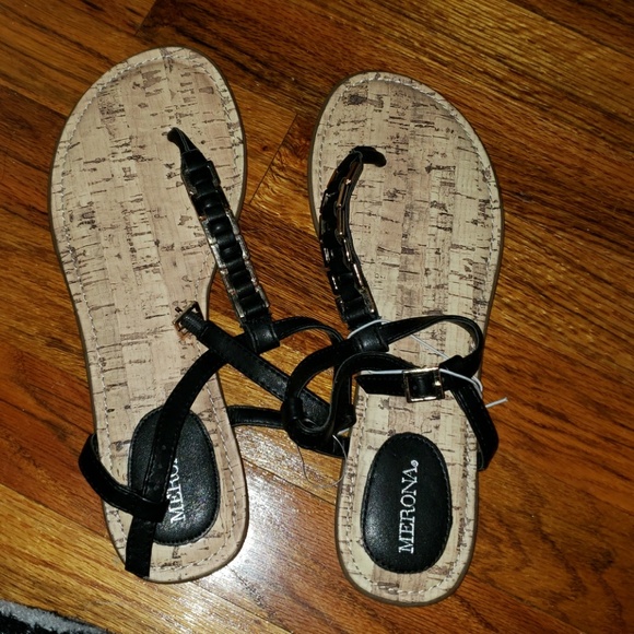 Sandals - Picture 1 of 2
